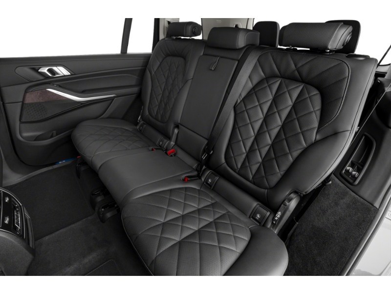 2025 BMW X7 xDrive40i Interior Shot 5