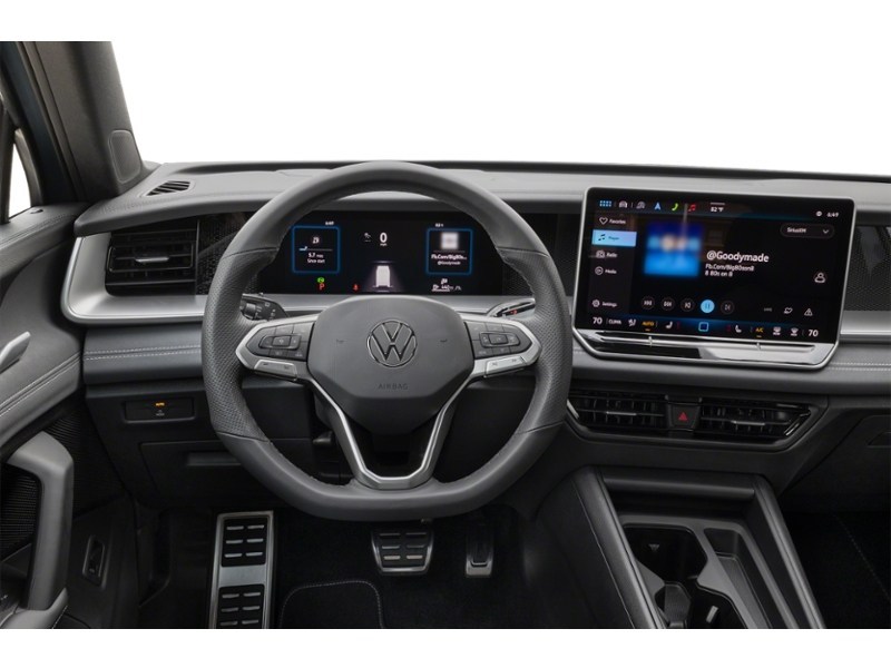 2026 Volkswagen Tiguan Comfortline R-Line Black Edition 4MOTION Interior Shot 3
