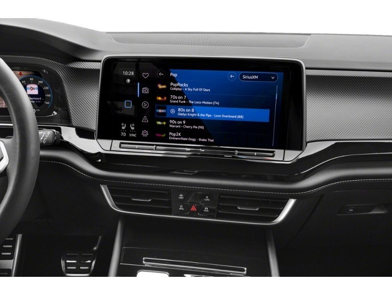 2025 Volkswagen Atlas Cross Sport Comfortline R-Line Black Edition 2.0 TSI 4MOTION Interior Shot 2