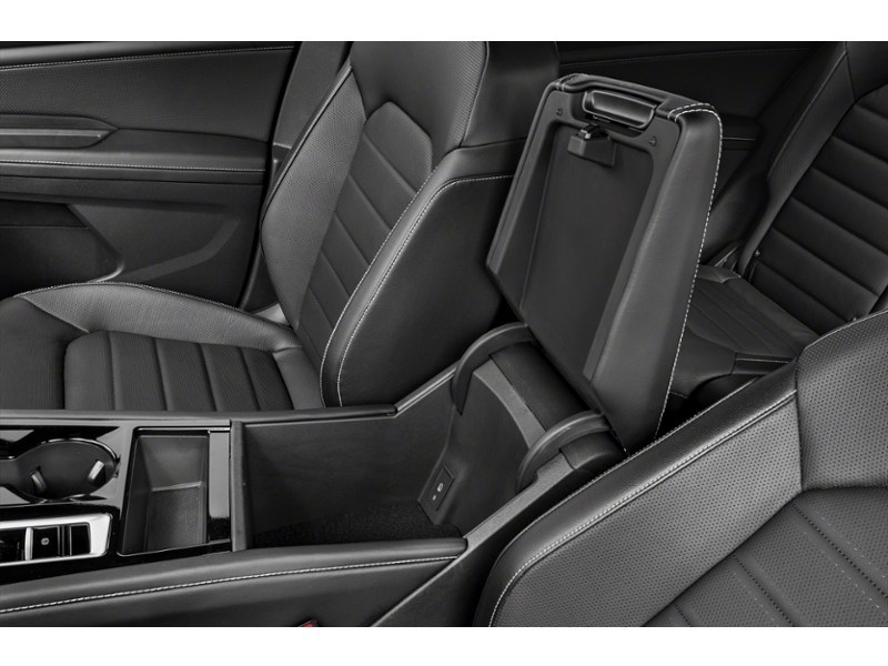 2025 Volkswagen Atlas Cross Sport Comfortline R-Line Black Edition 2.0 TSI 4MOTION Interior Shot 7