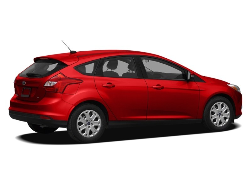 2012 Ford Focus 5dr HB SE Race Red  Shot 2