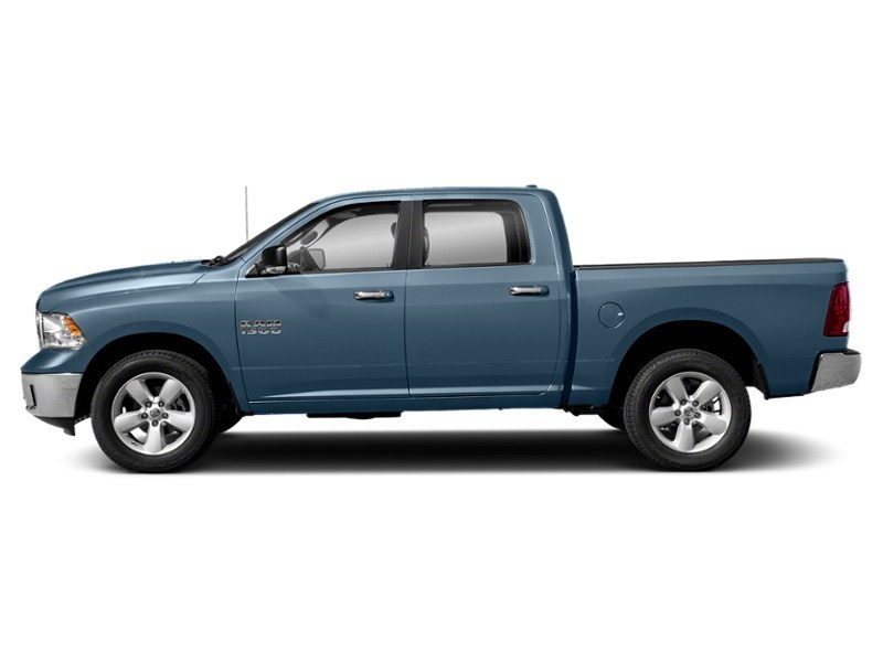 2017 RAM 1500 4WD Crew Cab 140.5" Big Horn