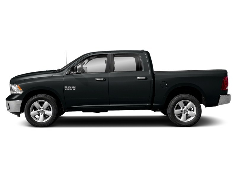 2017 RAM 1500 4WD Crew Cab 140.5" Big Horn