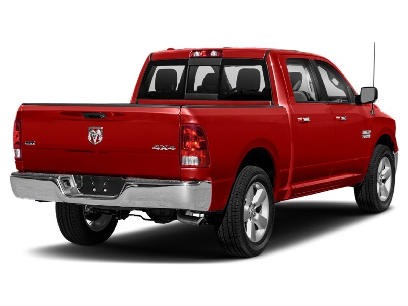 2017 RAM 1500 4WD Crew Cab 140.5" Big Horn Bright Red  Shot 14
