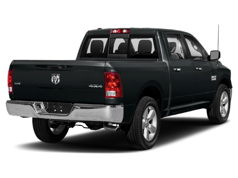 2017 RAM 1500 4WD Crew Cab 140.5" Big Horn Maximum Steel Metallic  Shot 90