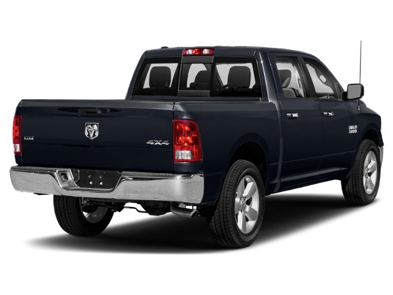 2017 RAM 1500 4WD Crew Cab 140.5" Big Horn
