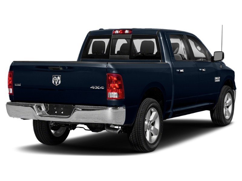 2017 RAM 1500 4WD Crew Cab 140.5" Big Horn