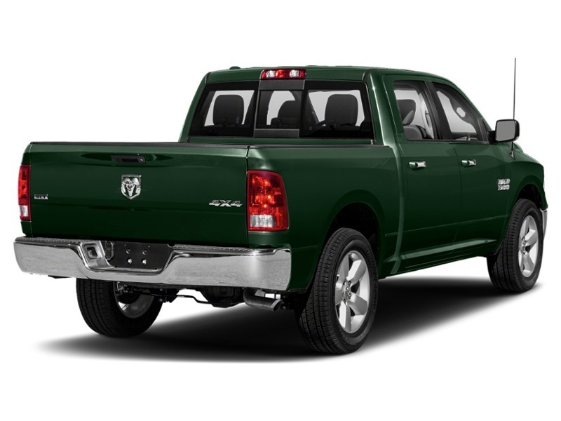 2017 RAM 1500 4WD Crew Cab 140.5" Big Horn