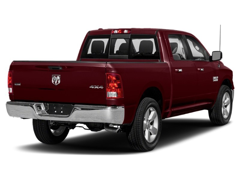 2017 RAM 1500 4WD Crew Cab 140.5" Big Horn