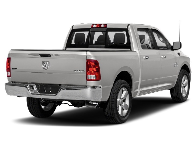 2017 RAM 1500 4WD Crew Cab 140.5" Big Horn