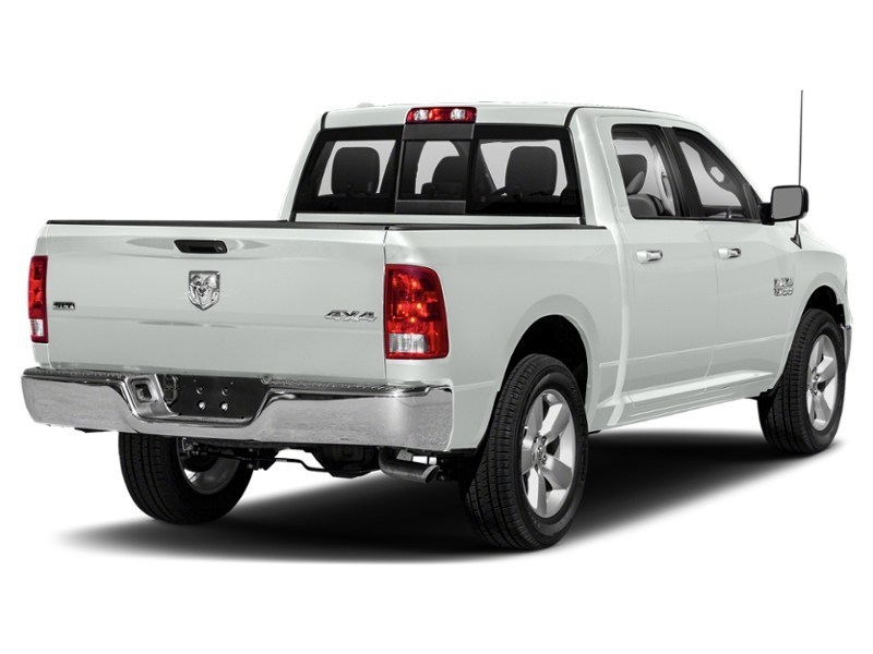 2017 RAM 1500 4WD Crew Cab 140.5" Big Horn Bright White  Shot 162