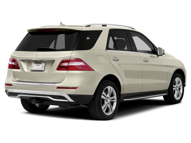2014 Mercedes-Benz M-Class Base Diamond White Metallic  Shot 2