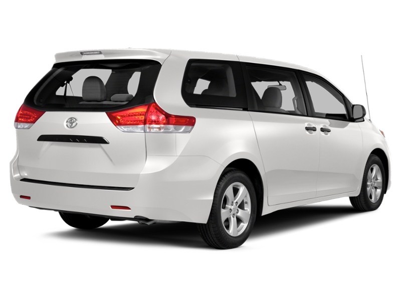 2014 Toyota Sienna 5dr LE 8-Pass FWD Alpine White  Shot 2