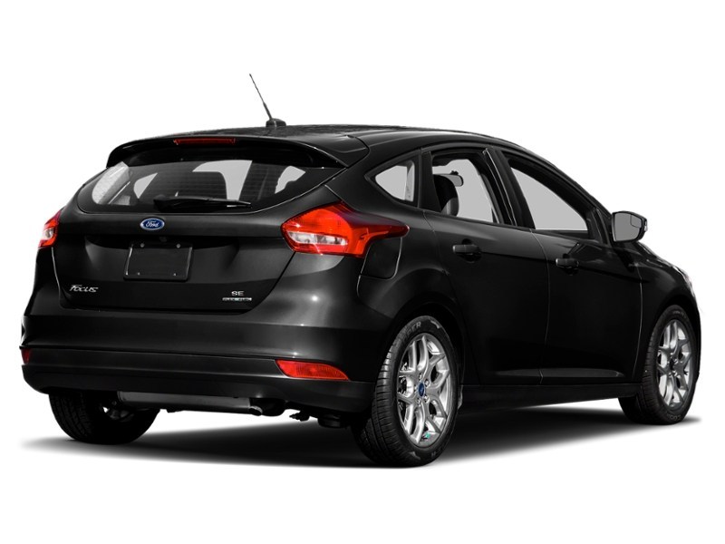 2015 Ford Focus 5dr HB SE Tuxedo Black Metallic  Shot 32
