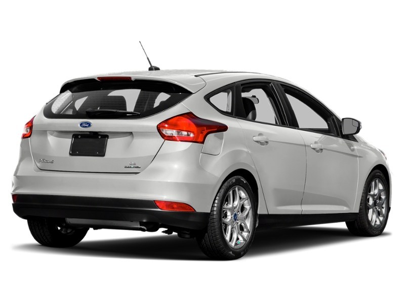 2015 Ford Focus 5dr HB SE Oxford White  Shot 44