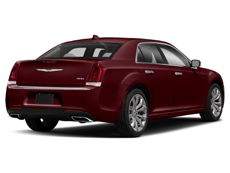 2018 Chrysler 300 300 Limited AWD Velvet Red Pearl  Shot 42