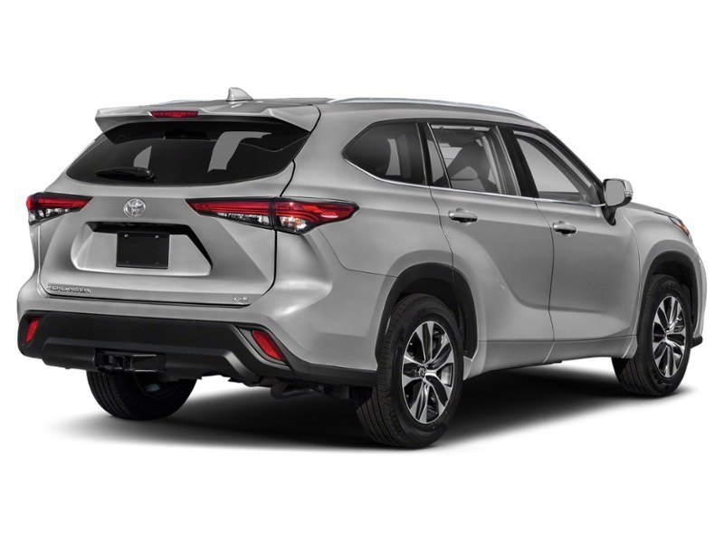 2021 Toyota Highlander XLE AWD Celestial Silver Metallic  Shot 13